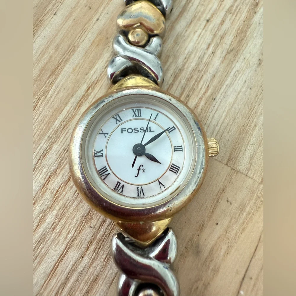 Vintage fossil ladies two tone heart link watch NEW BATTERY